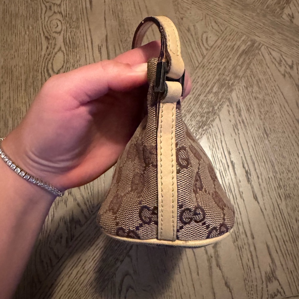Authentic Gucci GG Canvas Boat Handbag - Picture 5 of 12